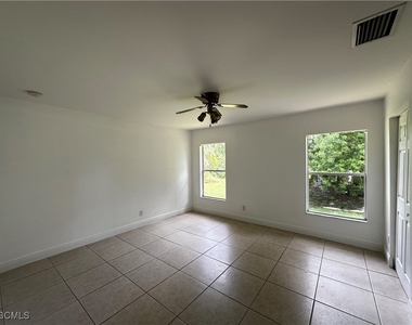 301 E 12th Street - Photo Thumbnail 7