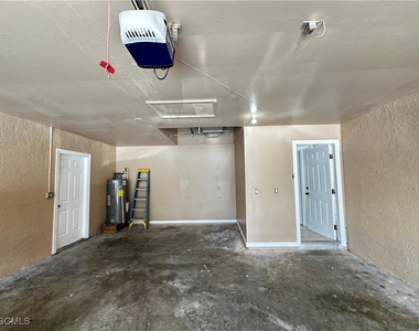301 E 12th Street - Photo Thumbnail 17