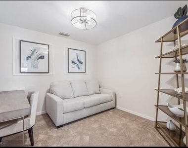 43011 Greenway Boulevard - Photo Thumbnail 9