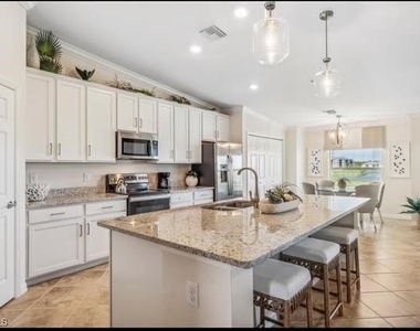 43011 Greenway Boulevard - Photo Thumbnail 6