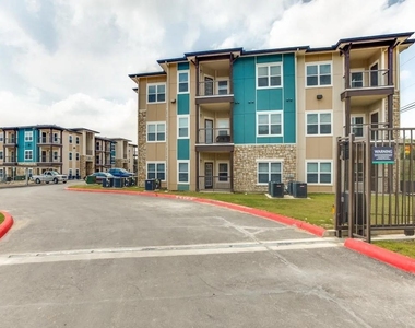 14722 Nacogdoches Rd - Photo Thumbnail 9