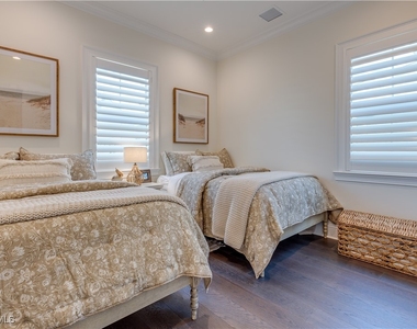 7213 Saona Court - Photo Thumbnail 11