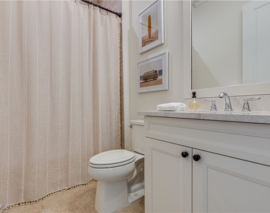 7213 Saona Court - Photo Thumbnail 13
