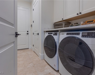 7213 Saona Court - Photo Thumbnail 16