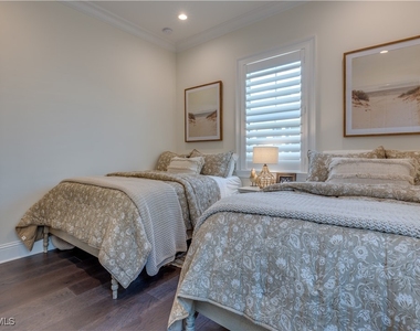 7213 Saona Court - Photo Thumbnail 12