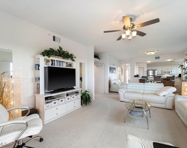 14819 Laguna Drive - Photo Thumbnail 10