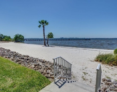 14819 Laguna Drive - Photo Thumbnail 45