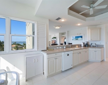 14819 Laguna Drive - Photo Thumbnail 16