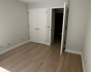 West 48th Street - Photo Thumbnail 15