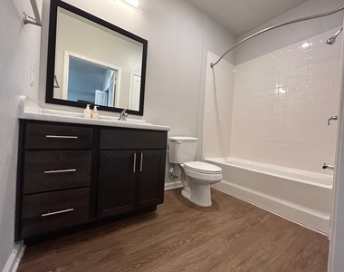 2136 W 34th St - Photo Thumbnail 7