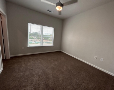 2136 W 34th St - Photo Thumbnail 8