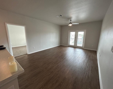 2136 W 34th St - Photo Thumbnail 1