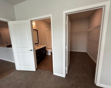 2136 W 34th St - Photo Thumbnail 5