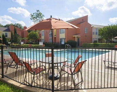 2801 N Broadmead - Photo Thumbnail 7