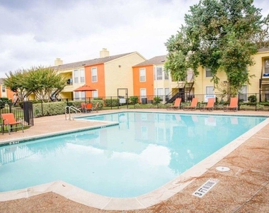2801 N Broadmead - Photo Thumbnail 8