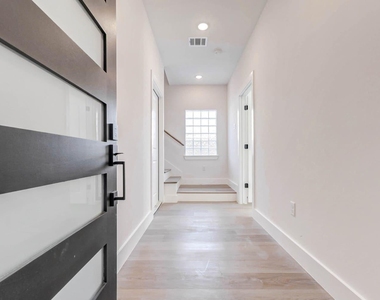 5634 Dolores Street - Photo Thumbnail 4