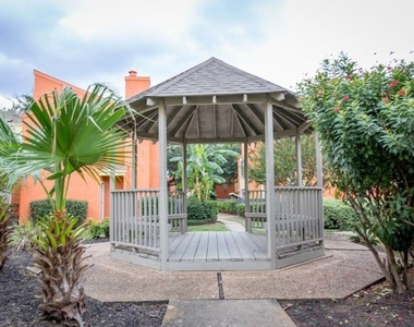 2801 N Broadmead - Photo Thumbnail 12