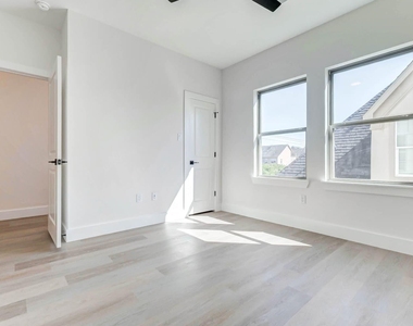 5636 Dolores Street - Photo Thumbnail 31