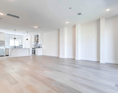 5636 Dolores Street - Photo Thumbnail 31