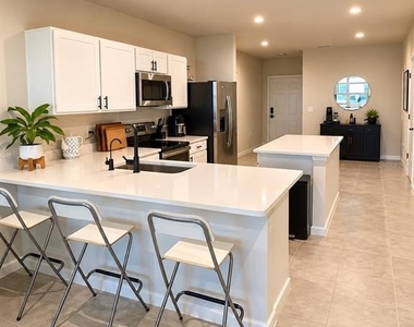 12245 Grizzly Lane - Photo Thumbnail 4