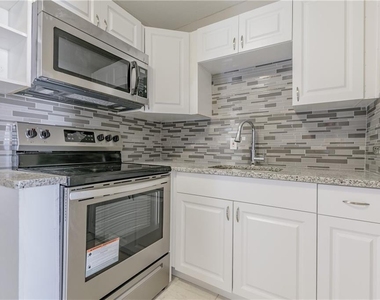7408 S Sherrill Street - Photo Thumbnail 7