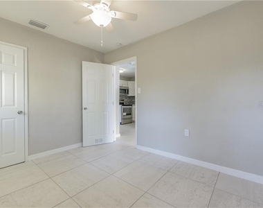 7408 S Sherrill Street - Photo Thumbnail 14