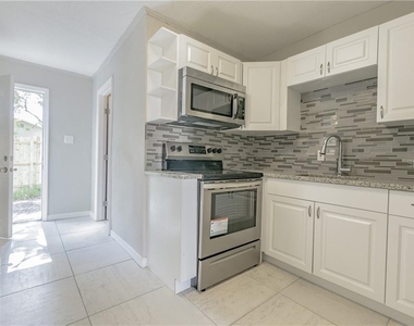7408 S Sherrill Street - Photo Thumbnail 5