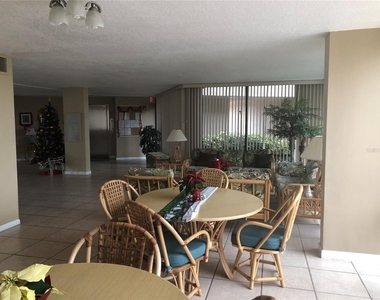17580 Gulf Boulevard - Photo Thumbnail 3