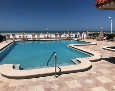 17580 Gulf Boulevard - Photo Thumbnail 8