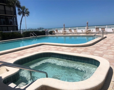 17580 Gulf Boulevard - Photo Thumbnail 9