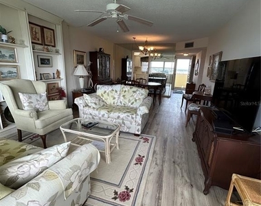 4775 Cove Circle - Photo Thumbnail 9