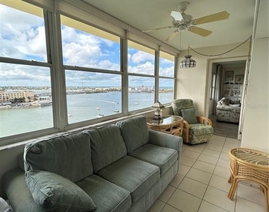 4775 Cove Circle - Photo Thumbnail 11