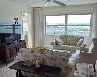 4775 Cove Circle - Photo Thumbnail 6