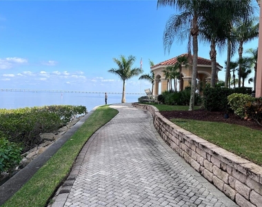 2755 Via Capri Drive - Photo Thumbnail 5