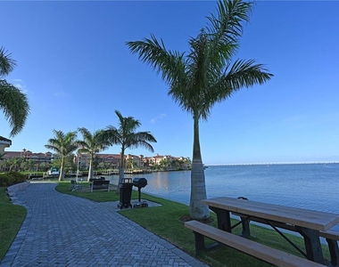 2755 Via Capri Drive - Photo Thumbnail 33