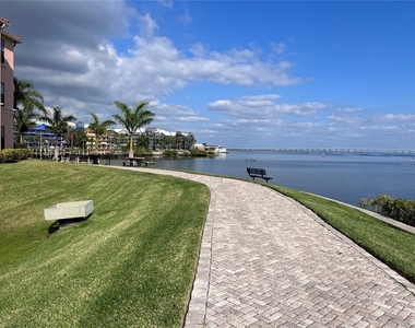 2755 Via Capri Drive - Photo Thumbnail 4