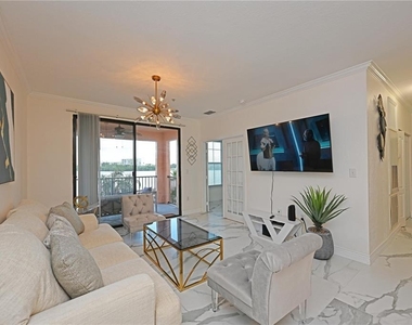 2755 Via Capri Drive - Photo Thumbnail 11