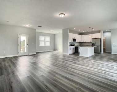 15504 Greenwood Avenue - Photo Thumbnail 1