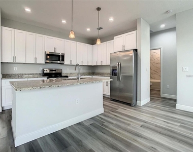 15504 Greenwood Avenue - Photo Thumbnail 2