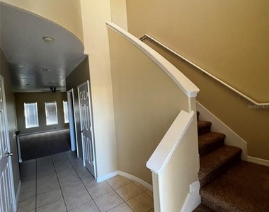 2202 Seven Oaks Drive - Photo Thumbnail 4