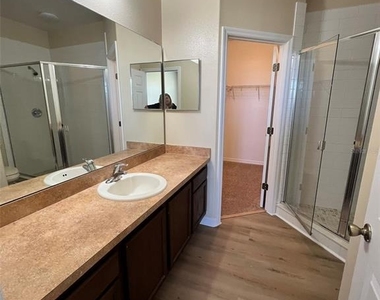 2202 Seven Oaks Drive - Photo Thumbnail 22