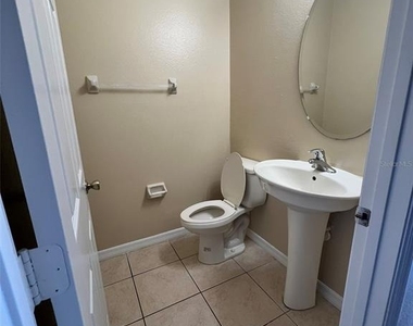 2202 Seven Oaks Drive - Photo Thumbnail 15