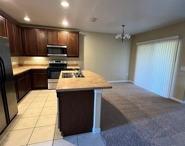 2202 Seven Oaks Drive - Photo Thumbnail 10