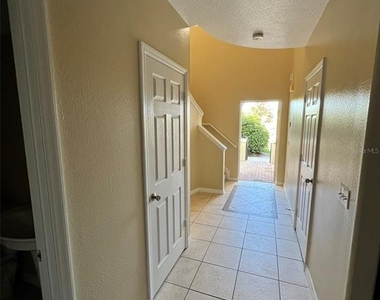 2202 Seven Oaks Drive - Photo Thumbnail 3