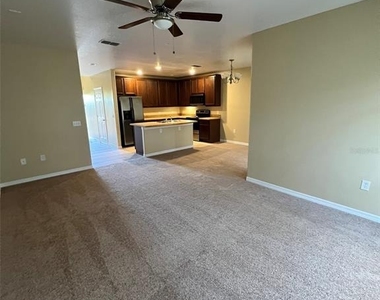 2202 Seven Oaks Drive - Photo Thumbnail 13