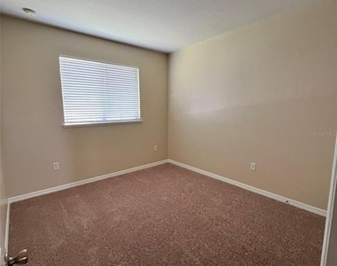 2202 Seven Oaks Drive - Photo Thumbnail 25