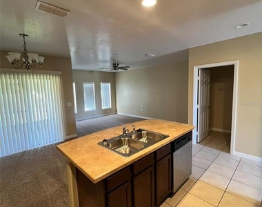2202 Seven Oaks Drive - Photo Thumbnail 11