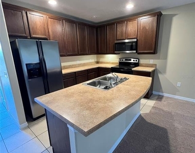 2202 Seven Oaks Drive - Photo Thumbnail 7
