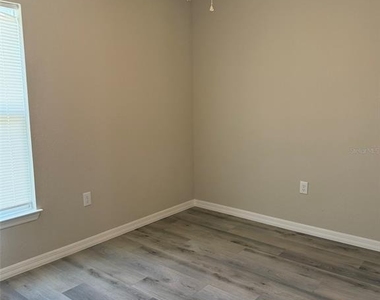 9545 N Travis Drive - Photo Thumbnail 10