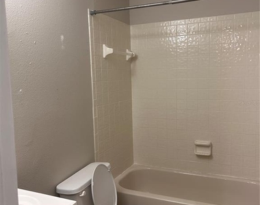 1701 Shady Ridge Court - Photo Thumbnail 12